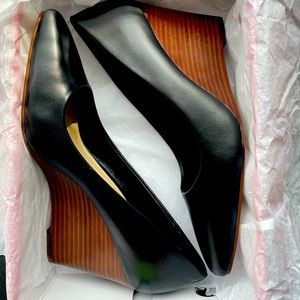 Black Vince Camuto wedges 7 1/2